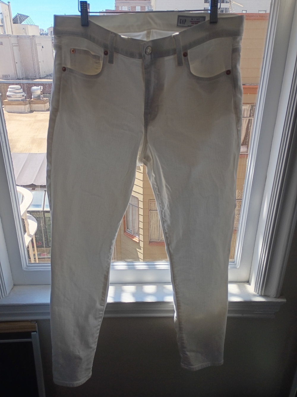 GAP Women's Skinny White Jeans - Slim Tapered Fit Cotton